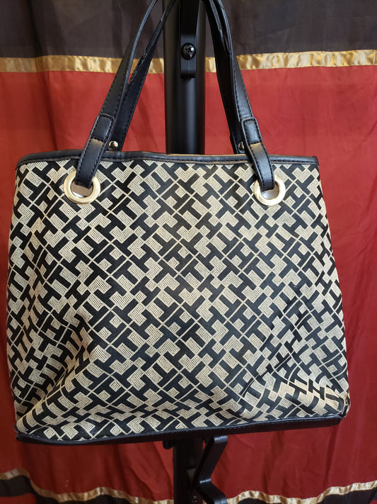 TOMMY HILFIGER SHOULDER PURSE
