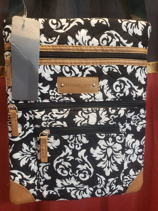 STONE MOUNTAIN CROSSBODY