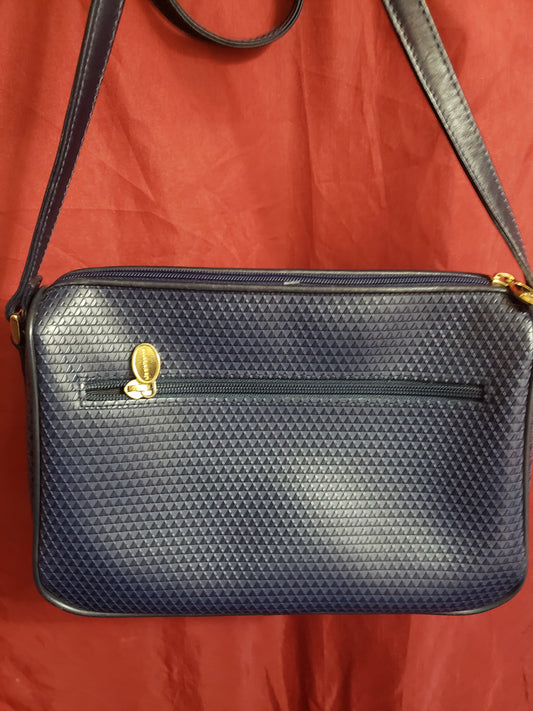 LIZ CLAIBORNE