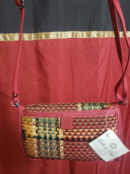 QUILT BY DONNA CROSSBODY