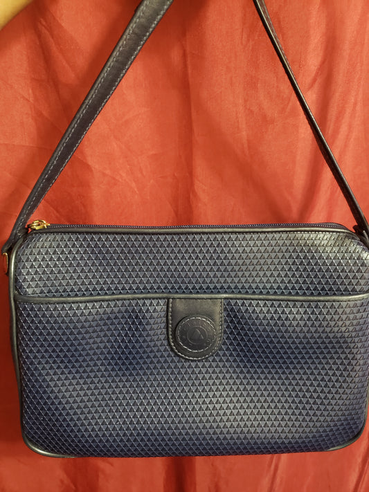 LIZ CLAIBORNE